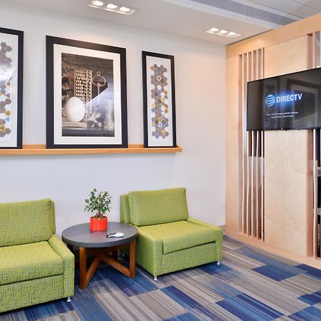Holiday Inn Express & Suites Trinity By Ihg Esterno foto