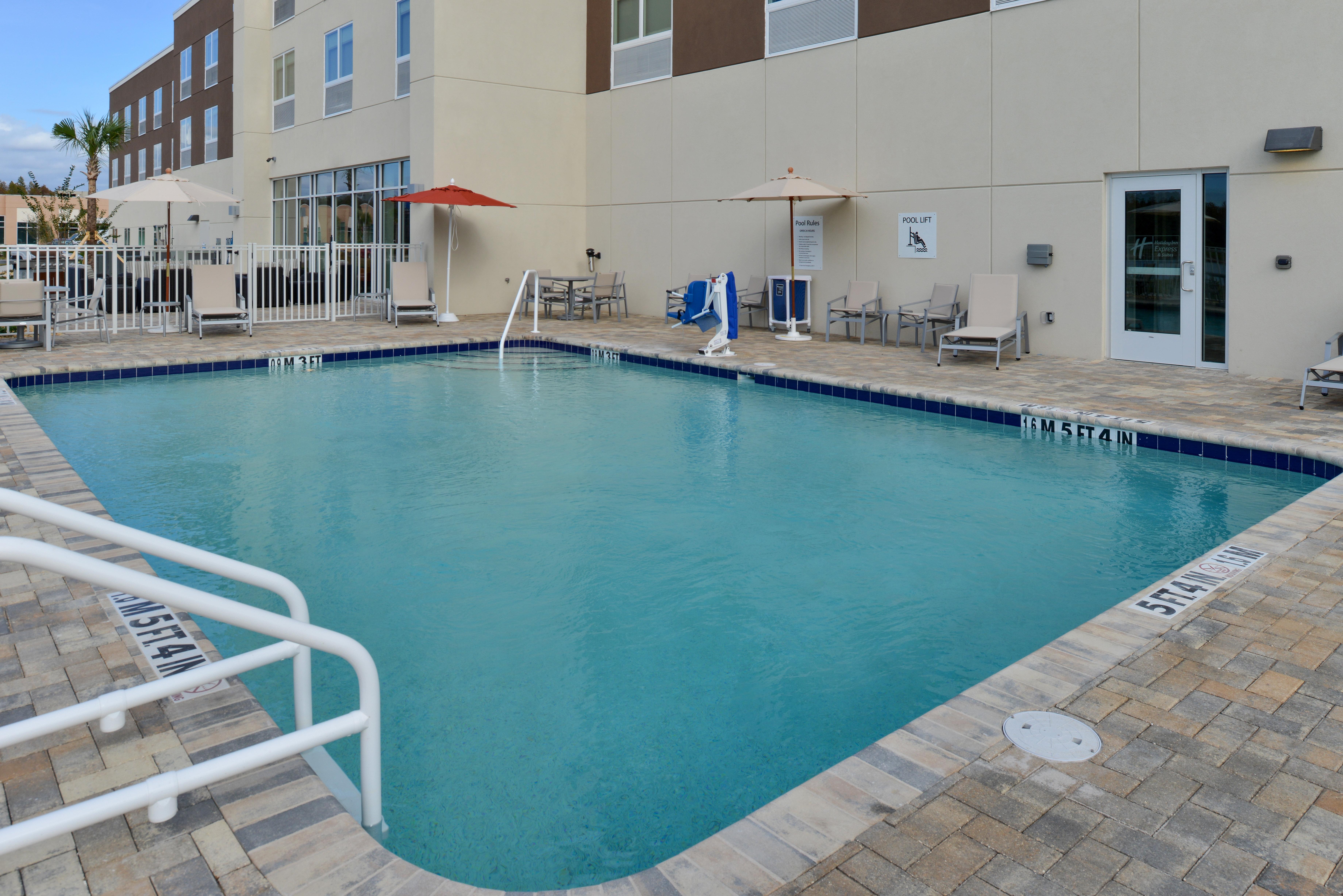 Holiday Inn Express & Suites Trinity By Ihg Esterno foto