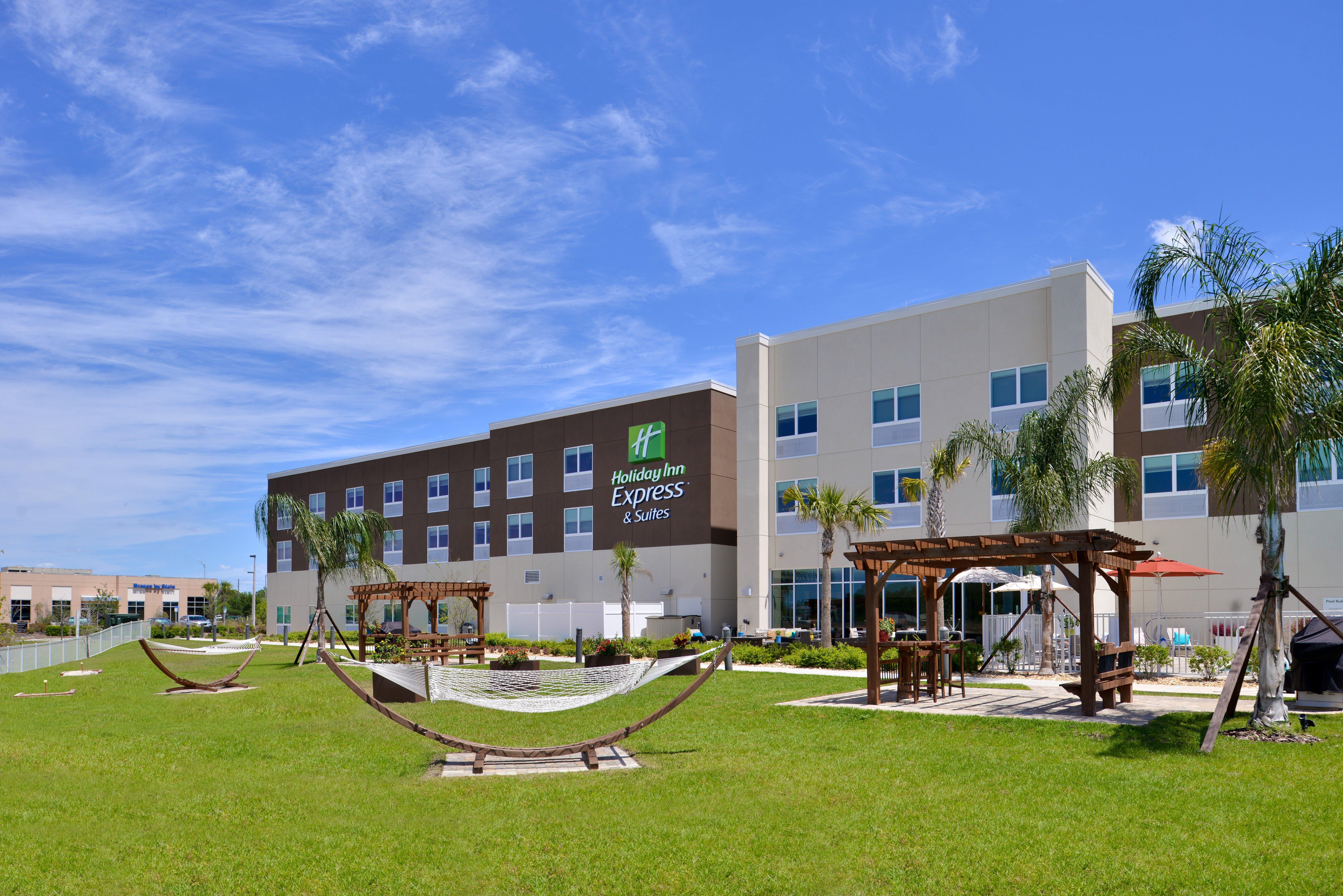 Holiday Inn Express & Suites Trinity By Ihg Esterno foto