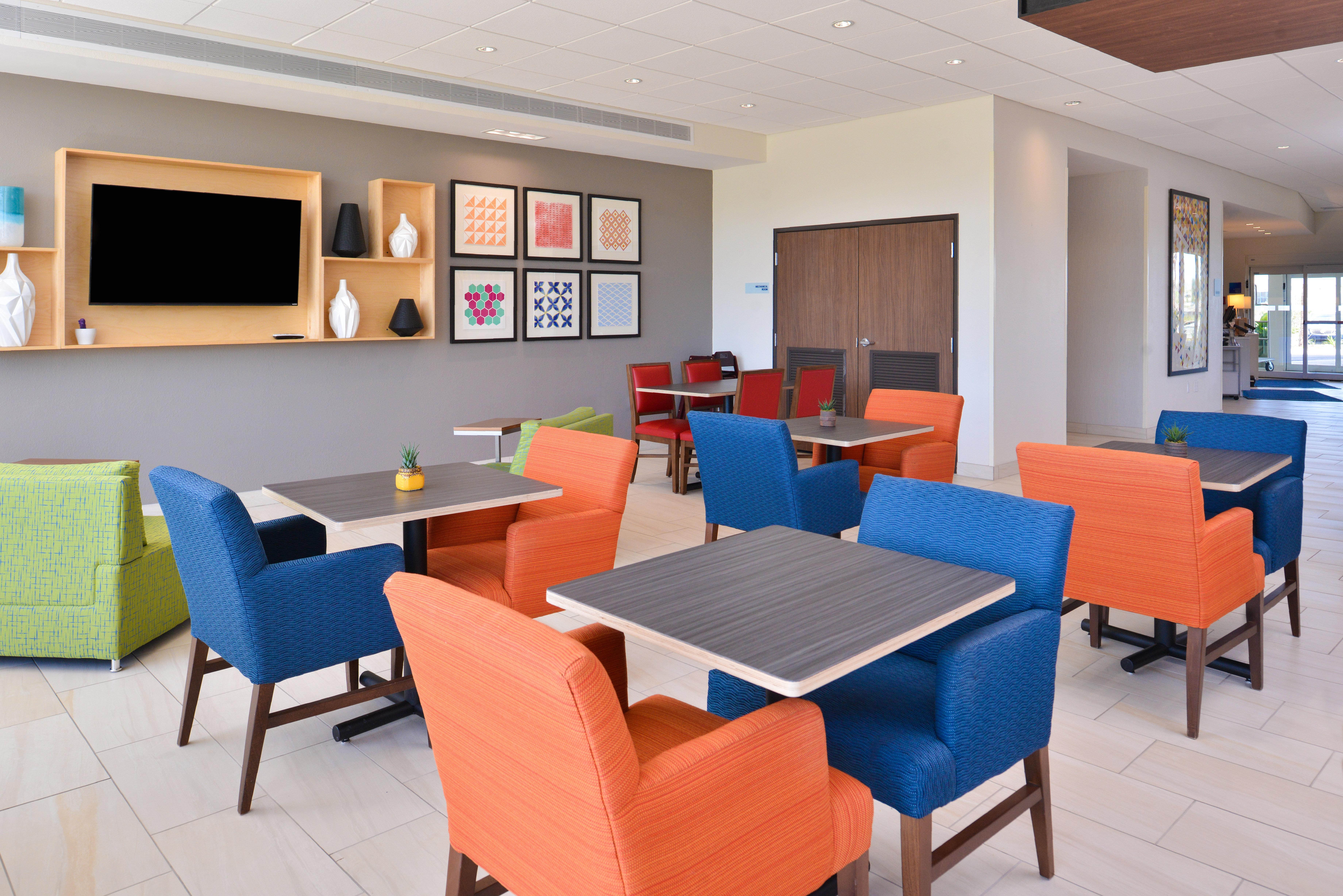 Holiday Inn Express & Suites Trinity By Ihg Esterno foto